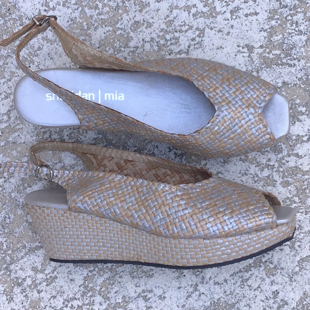 Sheridan/ MIA  peep toe sandals